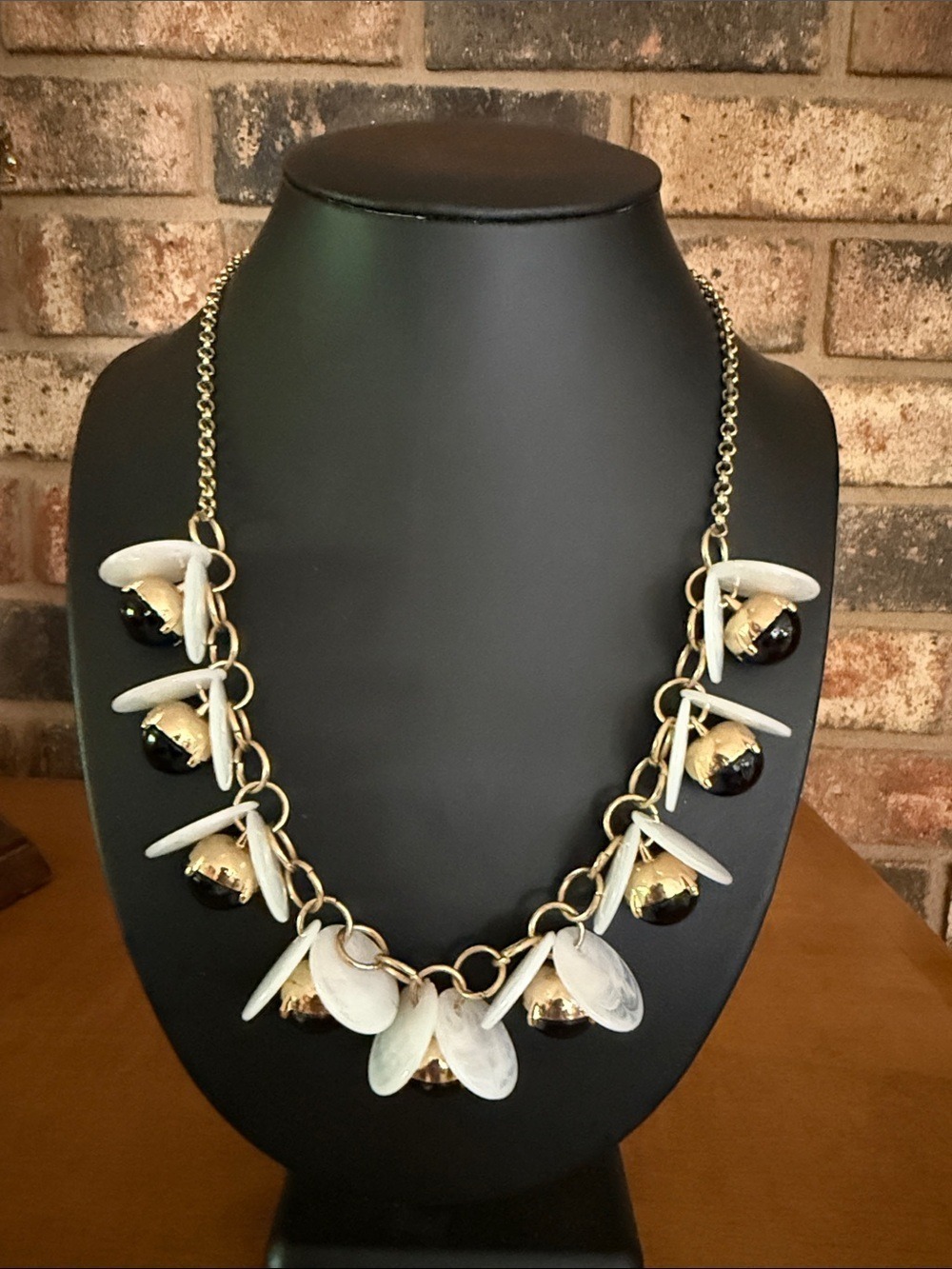 INC International Concepts Statement Black and White flower necklace